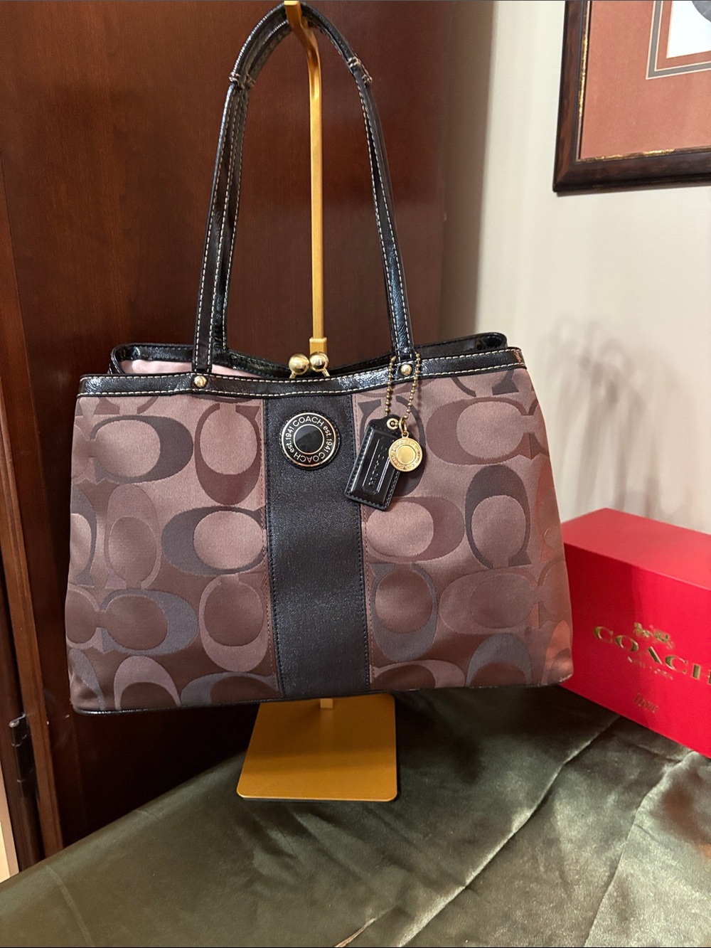 Coach Signature C Kiss lock framed carry all tote G1276-20105
